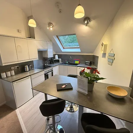 The Sawmills, - Spacious 4 Bedroom Family House - Free Wifi - & Parking - Walk To Castle * Carlisle (Cumbria)