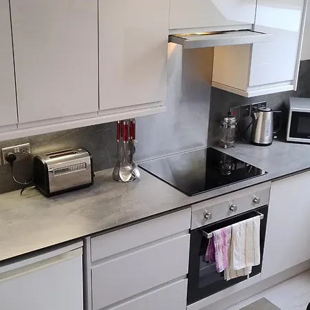 Appartement The Sawmills, - Spacious 4 Bedroom Family House - Free Wifi - & Parking - Walk To Castle