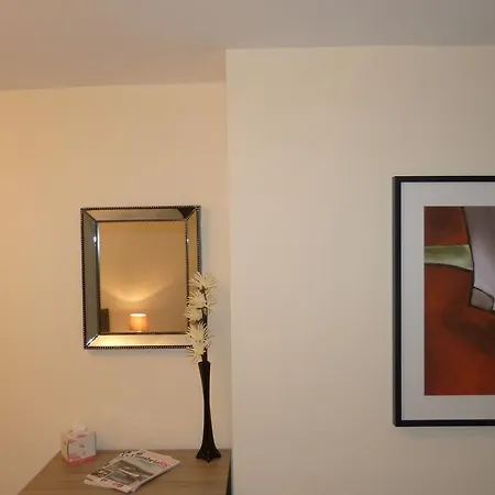 The Sawmills, - Spacious 4 Bedroom Family House - Free Wifi - & Parking - Walk To Castle