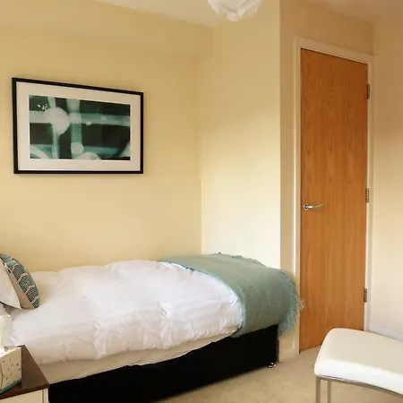 The Sawmills, - Spacious 4 Bedroom Family House - Free Wifi - & Parking - Walk To Castle * Carlisle (Cumbria)