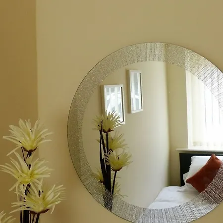 Appartement The Sawmills, - Spacious 4 Bedroom Family House - Free Wifi - & Parking - Walk To Castle