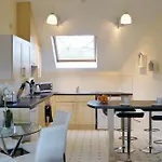 Lejlighed The Sawmills, - Spacious 4 Bedroom Family House - Free Wifi - & Parking - Walk To Castle *