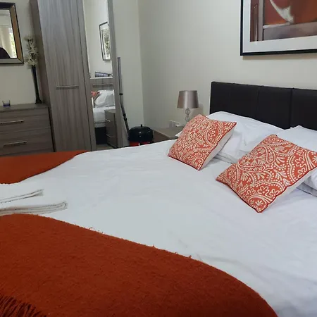 The Sawmills, - Spacious 4 Bedroom Family House - Free Wifi - & Parking - Walk To Castle Carlisle (Cumbria)