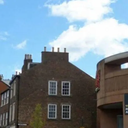 The Sawmills, - Spacious 4 Bedroom Family House - Free Wifi - & Parking - Walk To Castle Carlisle (Cumbria)