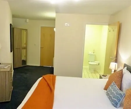 The Sawmills, - Spacious 4 Bedroom Family House - Free Wifi - & Parking - Walk To Castle * Carlisle (Cumbria)