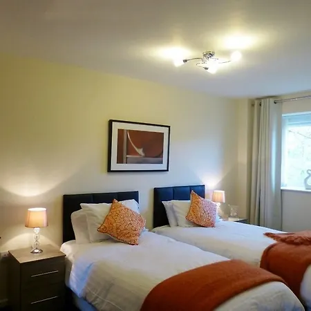 The Sawmills, - Spacious 4 Bedroom Family House - Free Wifi - & Parking - Walk To Castle Carlisle (Cumbria)