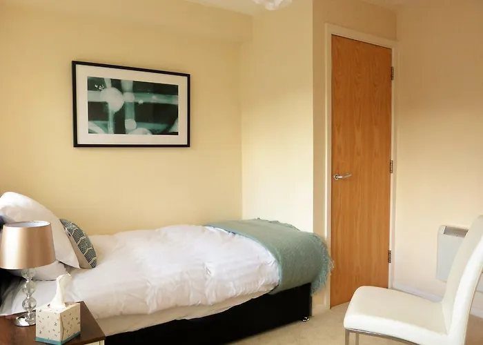 The Sawmills, - Spacious 4 Bedroom Family House - Free Wifi - & Parking - Walk To Castle * Carlisle (Cumbria)