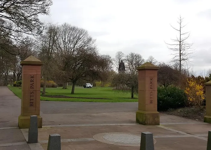 The Sawmills, - Spacious 4 Bedroom Family House - Free Wifi - & Parking - Walk To Castle * Carlisle (Cumbria)