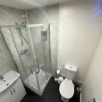 Apartman The Sawmills, - Spacious 4 Bedroom Family House - Free Wifi - & Parking - Walk To Castle *
